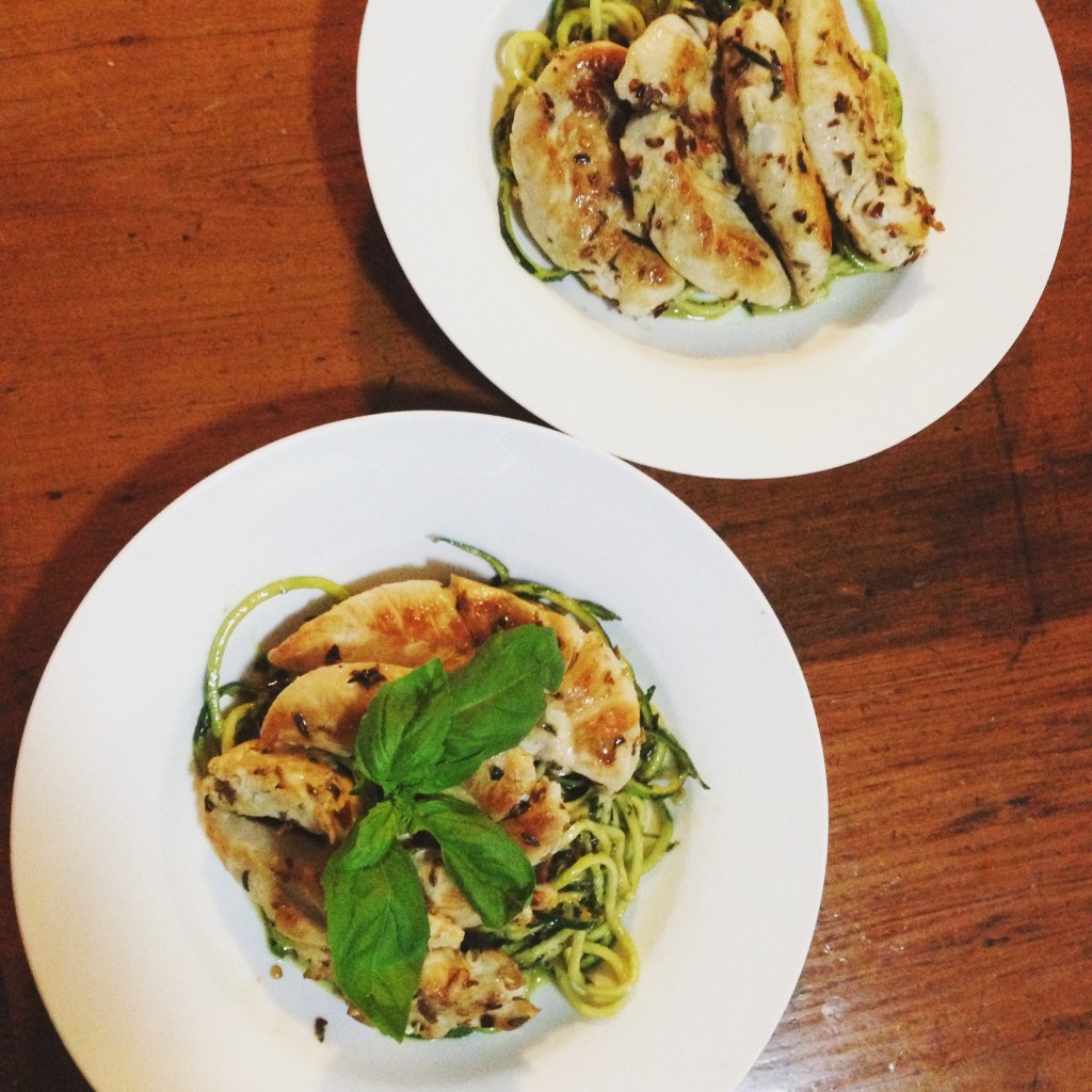 chicken and pesto zoodles